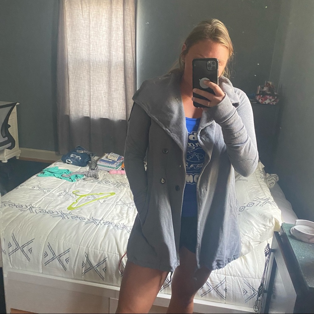 Lululemon Jacket - Picture 5 of 6